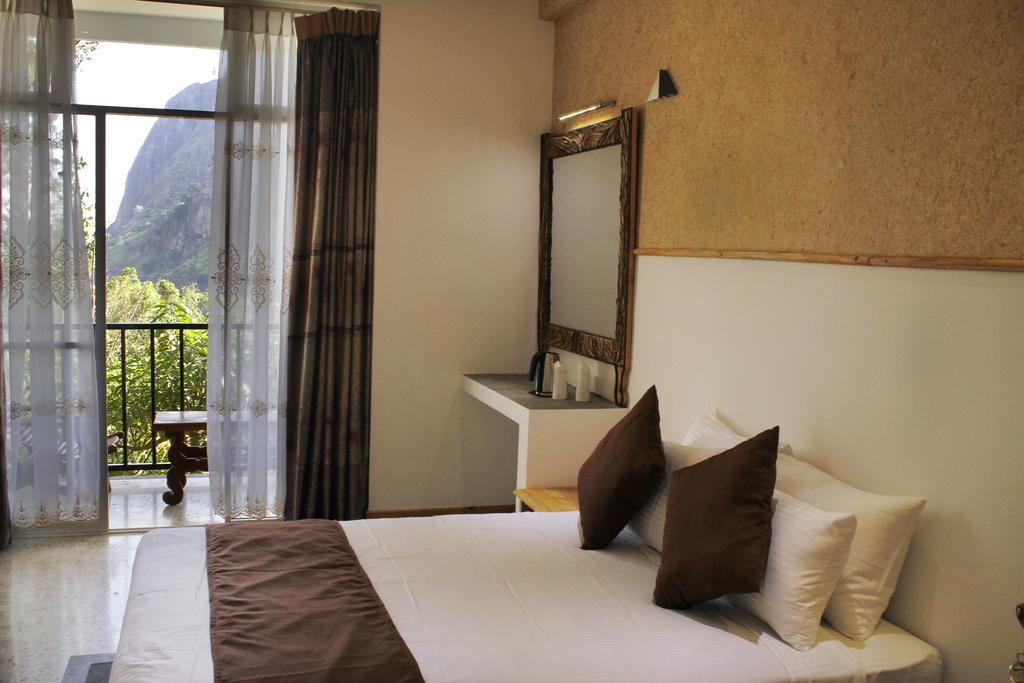 The Tenth Hotel Ella Room photo