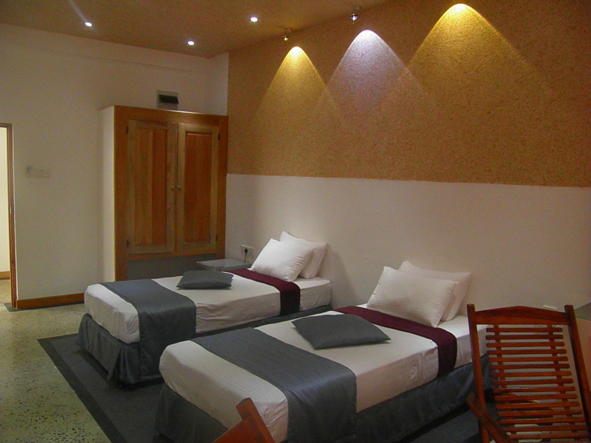 The Tenth Hotel Ella Exterior photo